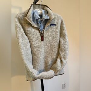 Patagonia w’s 3/4 zip synchilla. Offwht w/ olive trim&wine zip tab.Medium weight